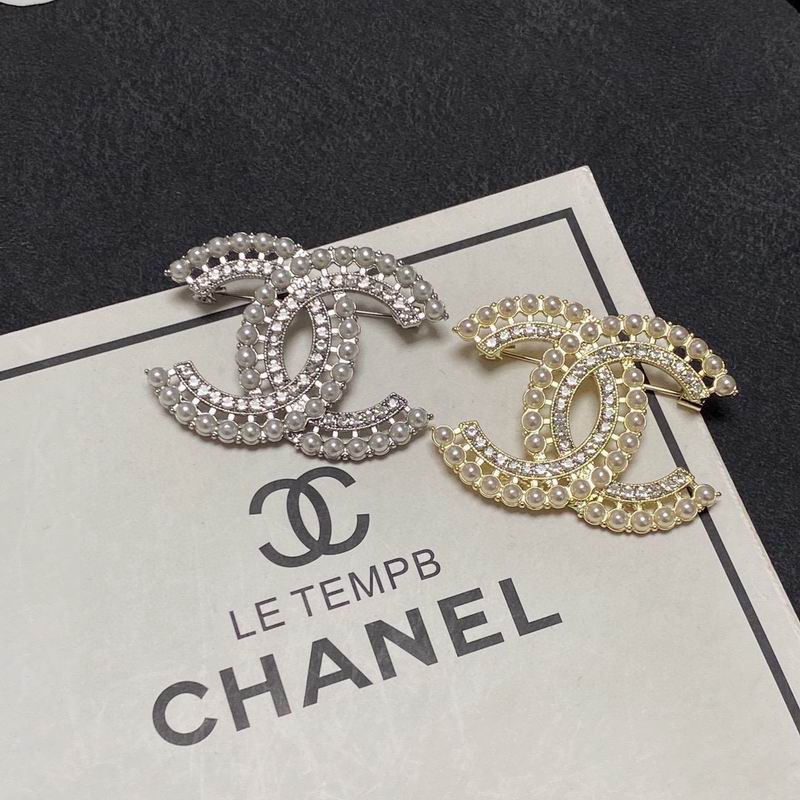 Chanel Brooch 06yxs27